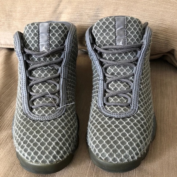 jordan horizon wolf grey